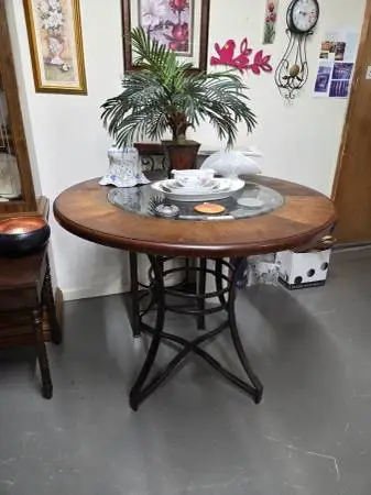 Round Bar Table with Barstool
