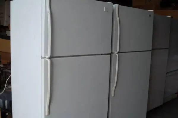 Whirlpool Refrigerator ET1MTKXKQ07 Top-Freezer 21 Cu Ft Frost-Free !!!