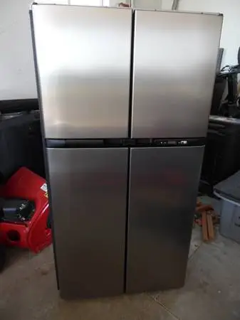 NORCOLD 2118 RV REFRIGERATOR