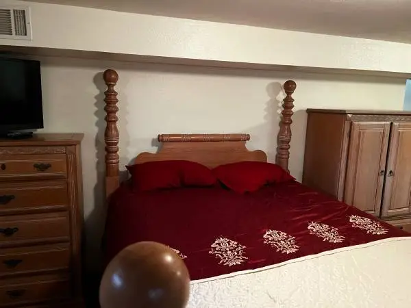 Queen Bed Set