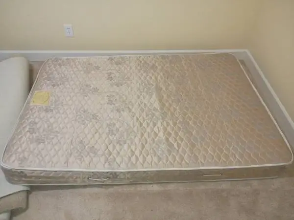 Three memory foam mattresses with box and rails
