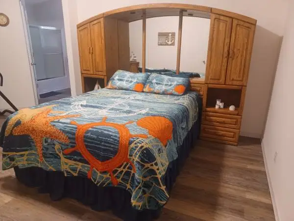 Queen size bed