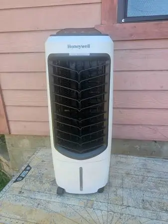 Honeywell TC10PEU 3-in-1 Portable Evaporative Cooler / Swamp Cooler