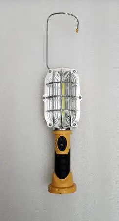 NEW - Compact Portable Work LIGHT ( Battery Powered )