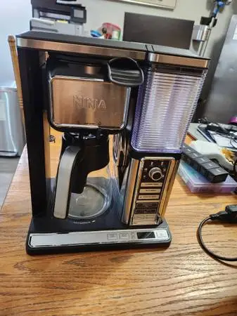 Ninja Coffee Bar Auto-iQ Programmable Coffee Maker with 6 Brew Sizes,