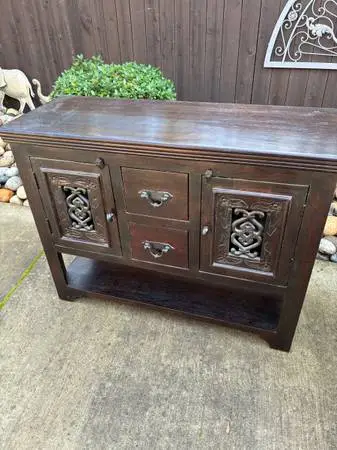 Very Nice Solid Wood Sideboard/Media Stand.