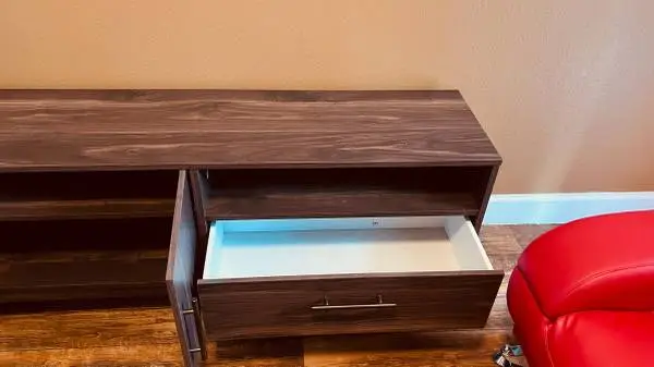 TV stand 5”9