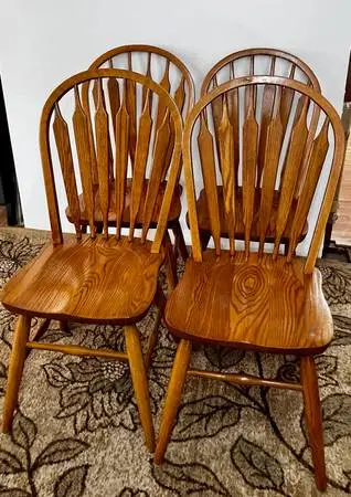 Set of 4 oak dining chairs