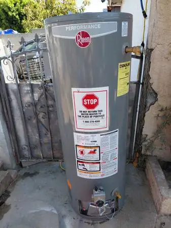 RHEEM 50 GALLON WATER HEATER FREE DELIVERY & HOSES