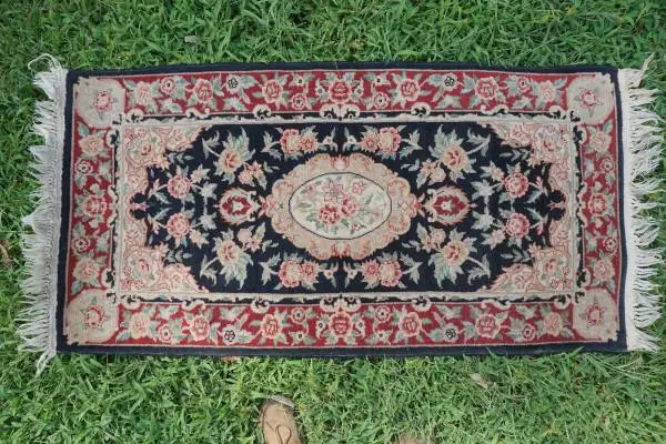 4X2 Hand Knotted Rug, Wool Red/Black