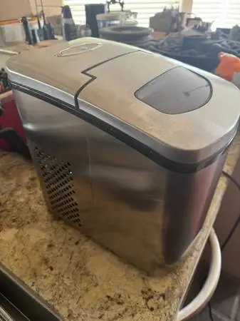 Hammacher & Schlemmer Countertop Ice Maker