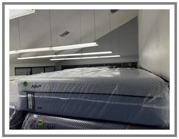FULL SIZE SEALY POSTUREPEDIC PLUS MATTRESS & BOX SPRING BED SET