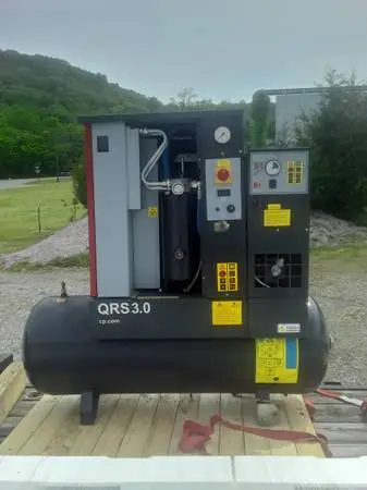 Chicago Pneumatic Compressor QRS-3.0 H.P Tank Mount Rotary