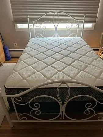 Full size bedframe, mattress and box spring