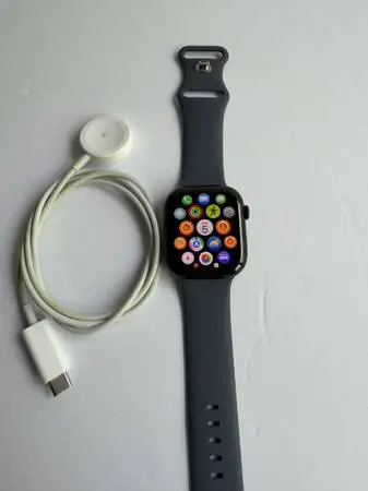 Apple Watch Series 11 46mm Like new with charger Cell and Gps