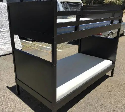 •••••Twin Bunk Bed w/Mattress ••••••