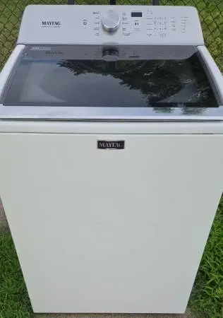 HIGH PERFORMANCE MAYTAG COMMERCIAL QUALITY HE WASHER W SEE THRU LID...