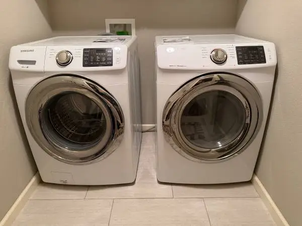Samsung Stackable Front Load Washer and Dryer Set WF45M5500A / DVE45M5