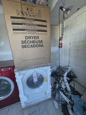 New !! Whirlpool white smart jumbo front load washer and electric drye