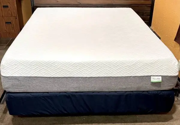 Queen Novilla Plush Memory Foam Mattress Box Spring