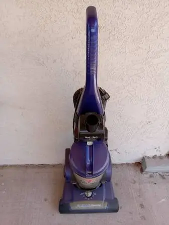 Hoover wind tunnel vaccum