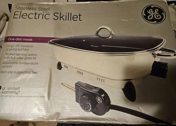 GE 15 inch electric frying skillet.