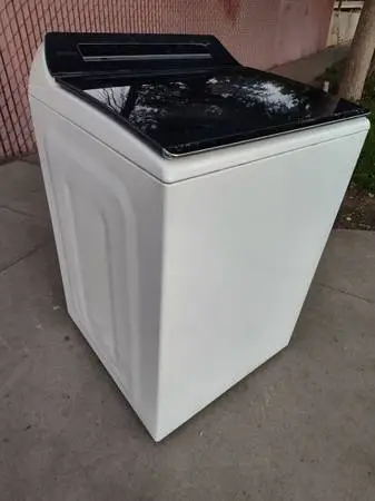 Washer ($225 delivery available in Fresno
