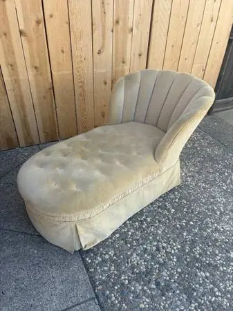 Nice Smaller Vintage Velour Fainting Couch/Chase Lounge Chair.