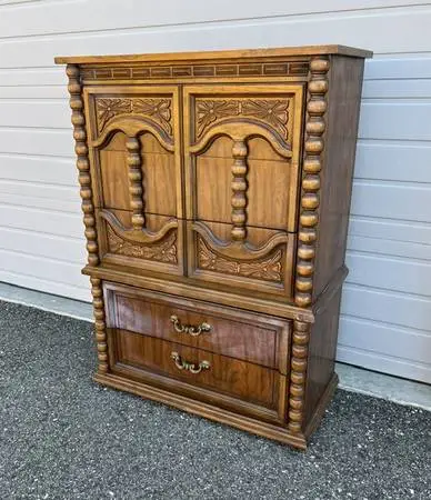 Dresser (s) $65 to $198 at Creative Bargains