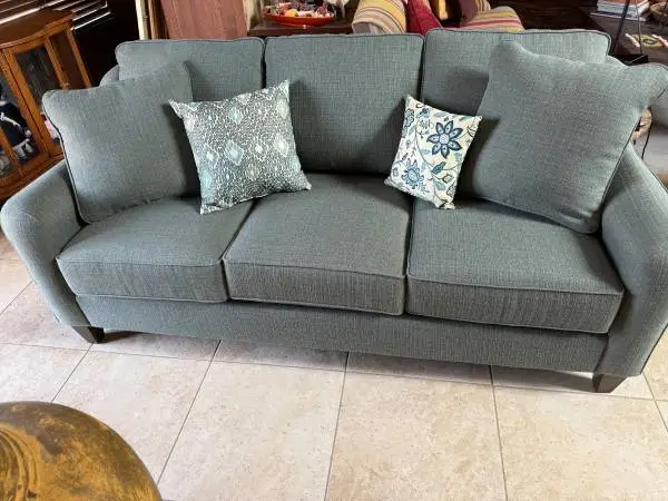 Lazy-e-boy couch
