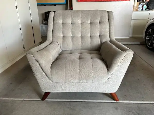 Oversized chair