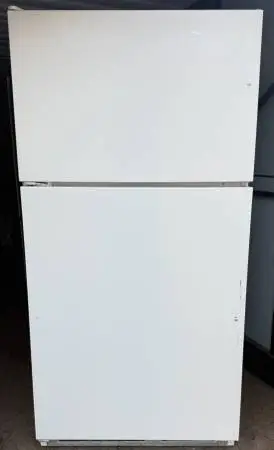 Clean & Tested Kenmore 21.7 cu ft Top-Freezer Fridge White — $100