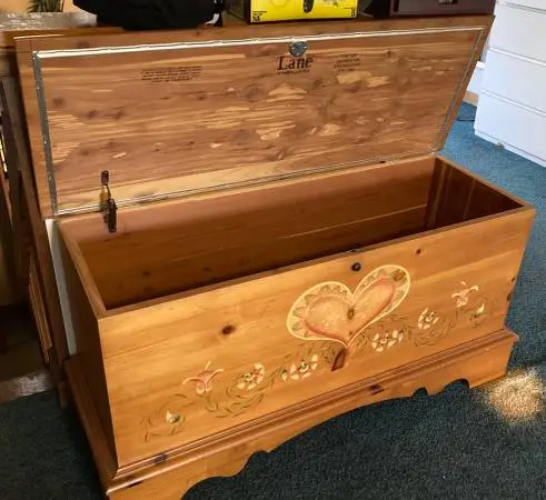 LANE CEDAR CHEST NICE CONDITION GREAT DETAIL