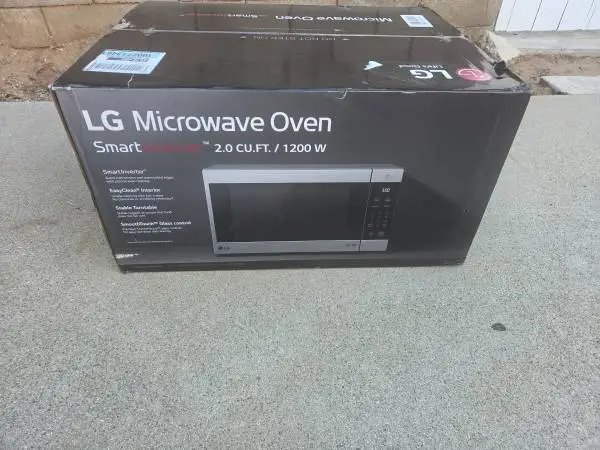 LG Countertop Microwave 2.0 cubic ft. 1200 W NEW