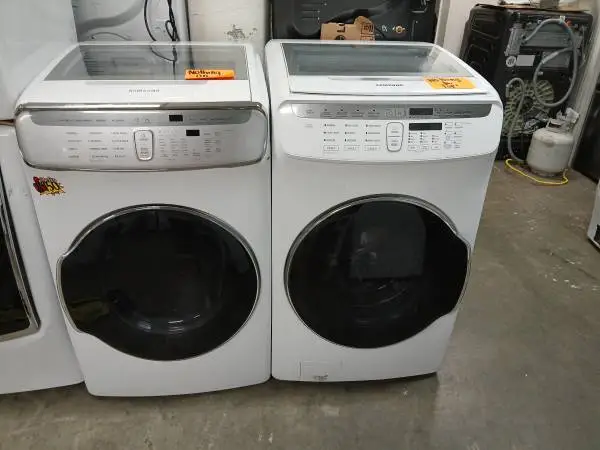 Samsung white 6.0 cu ft flex 2 in 1 washer and gas dryer
