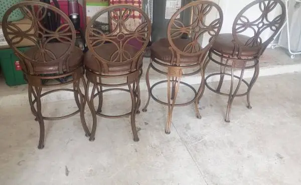 4 Barstools