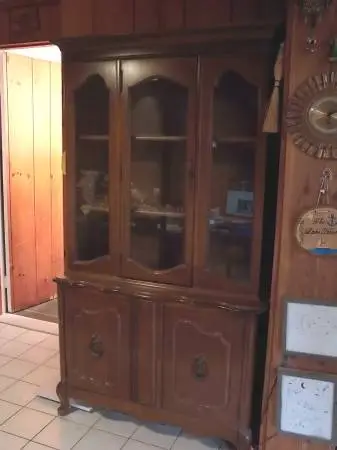 WOODEN DINING ROOM HUTCH FOR SALE