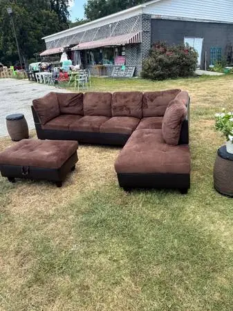 Brown Sectional Sofa & Storage Ottoman Set