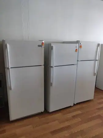 Frigidaire top freezer