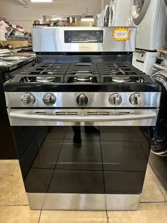Samsung NX58K3310SS Stainless Steel 5 Burner gas stove LIKE NEW!!