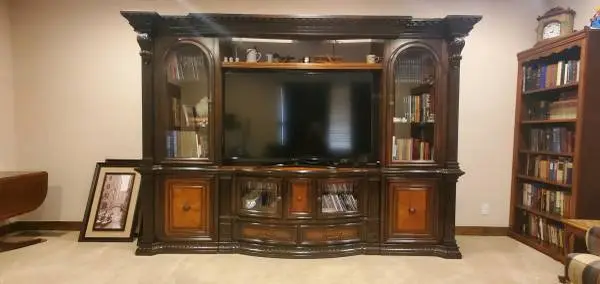 Entertainment Center, Pristine Condition
