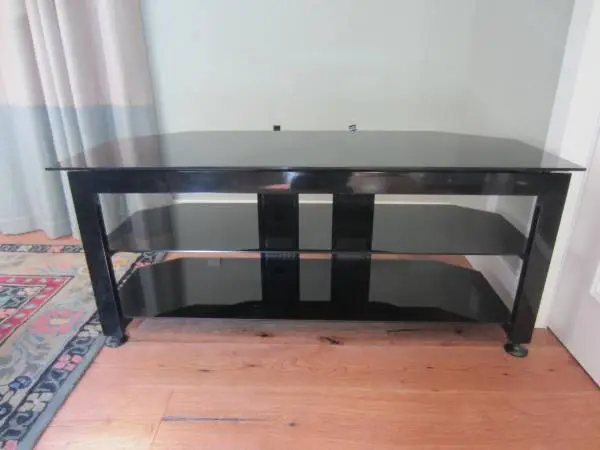 TV STAND / ENTERTAINMENT CENTER / SHELVING UNIT