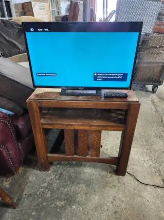 27 Sony TV w/ Remote