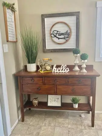 Entry console display table