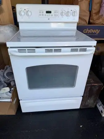GE smooth top stove