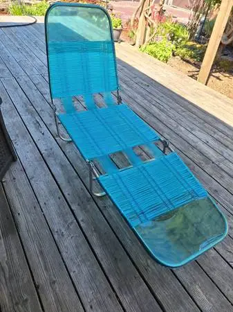 Sunbathing chair
