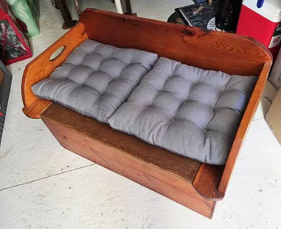 Small toy box and or sitting spot