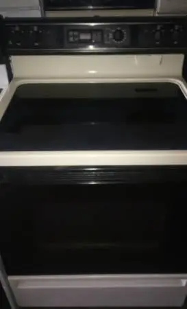 GE Glass Top Stove
