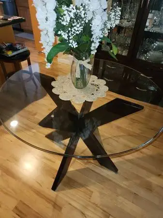 Round glass table