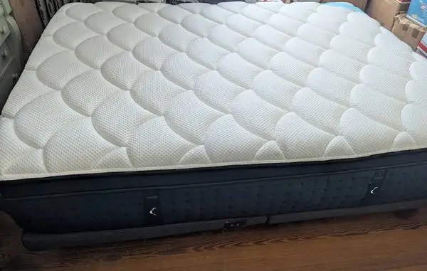 Dreamcloud Premiere Hybrid Queen Mattress